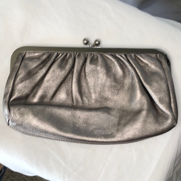 EXPRESS metallic pewter genuine leather clutch. Vintage. Kiss lock opening. - Picture 2 of 9